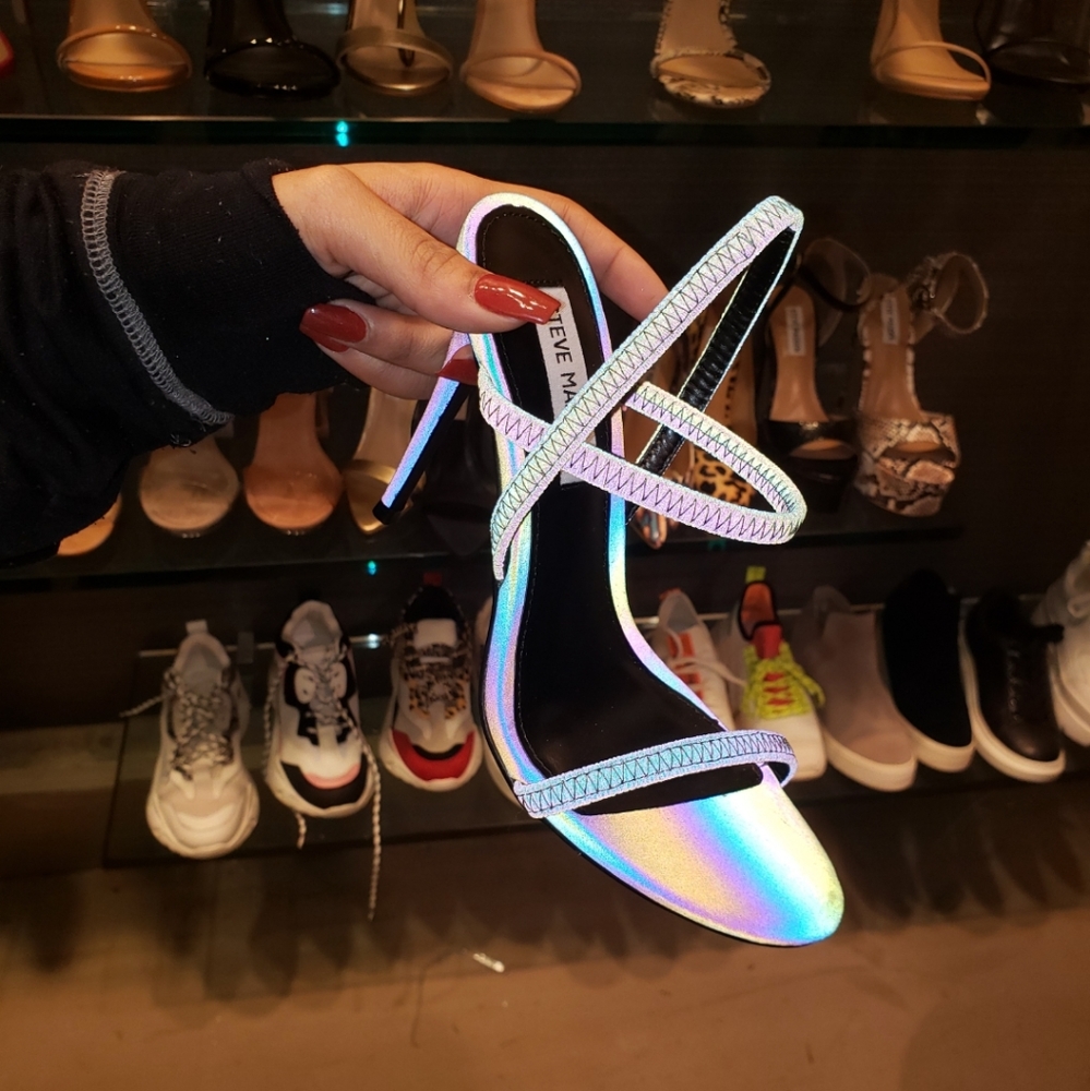 Shoe - Picture 2 of 4